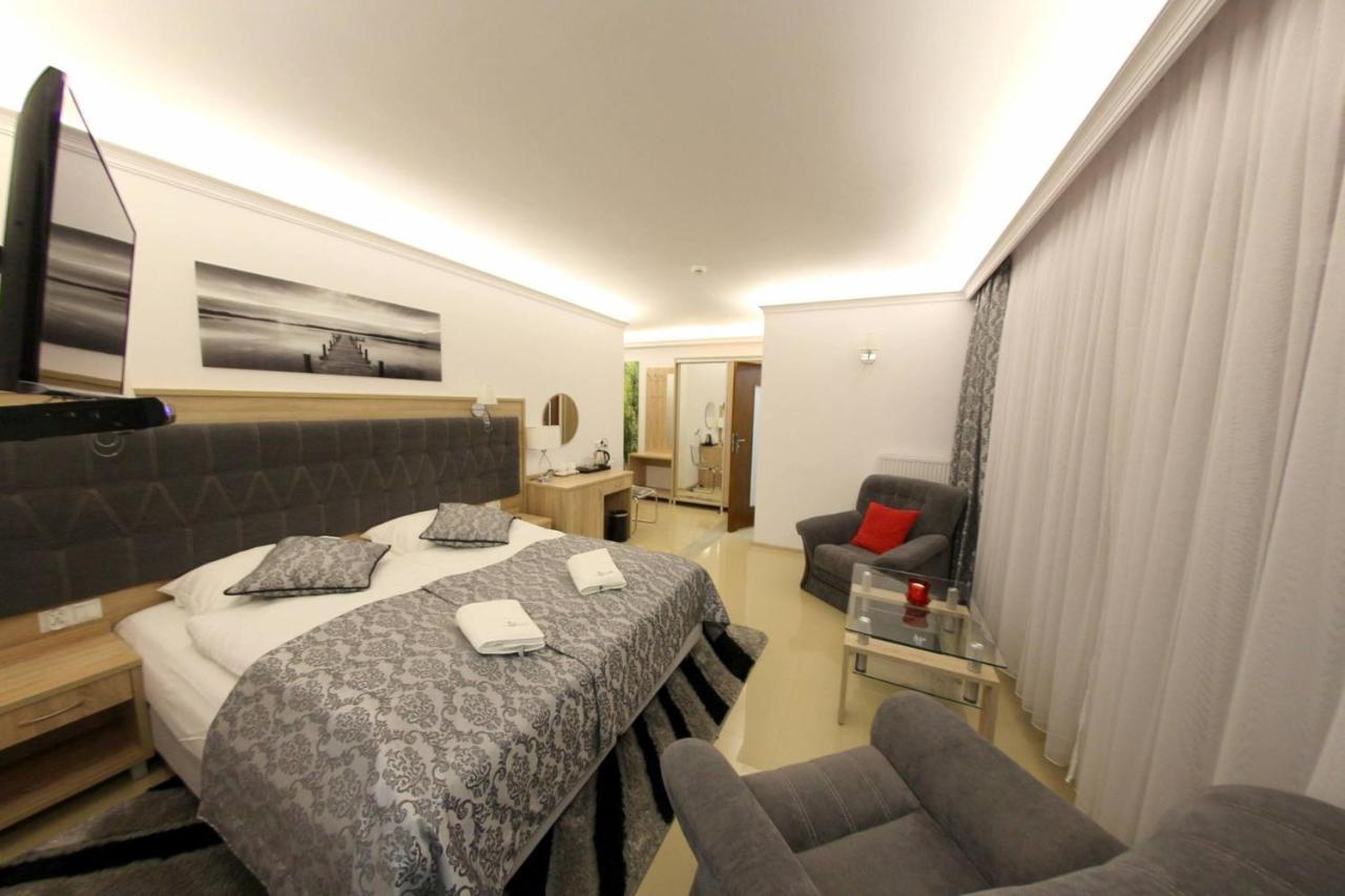 Wichrowe Wzgorze Chmielno Hotel ภายนอก รูปภาพ